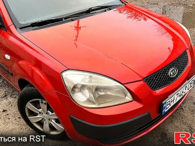 Красный Киа Рио, объемом двигателя 1.5 л и пробегом 198 тыс. км за 3999 $, фото 1 на Automoto.ua