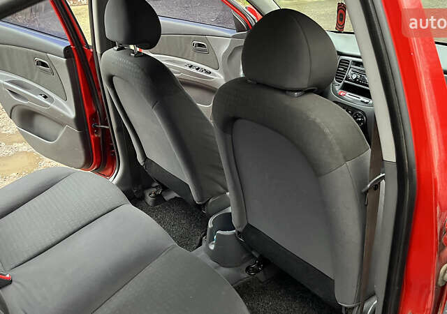 Красный Киа Рио, объемом двигателя 1.49 л и пробегом 198 тыс. км за 3999 $, фото 11 на Automoto.ua