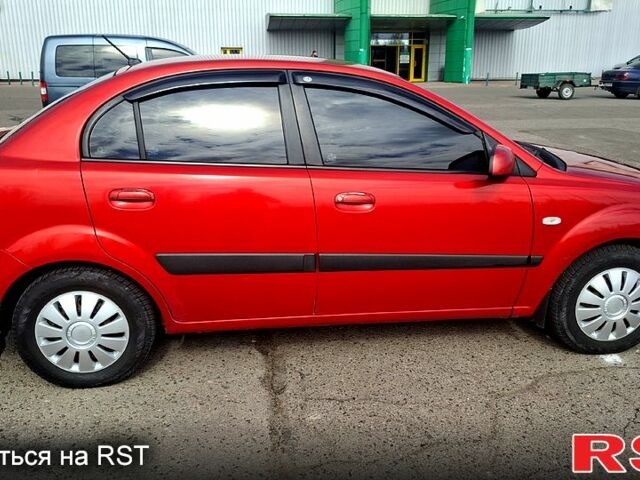 Красный Киа Рио, объемом двигателя 1.4 л и пробегом 171 тыс. км за 5000 $, фото 3 на Automoto.ua