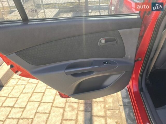 Красный Киа Рио, объемом двигателя 1.4 л и пробегом 274 тыс. км за 3800 $, фото 17 на Automoto.ua