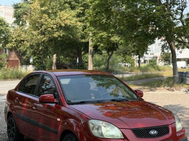 Червоний Кіа Ріо, об'ємом двигуна 1.4 л та пробігом 240 тис. км за 3600 $, фото 2 на Automoto.ua