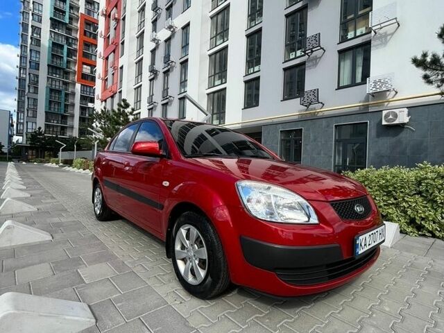 Красный Киа Рио, объемом двигателя 1.4 л и пробегом 119 тыс. км за 5100 $, фото 3 на Automoto.ua