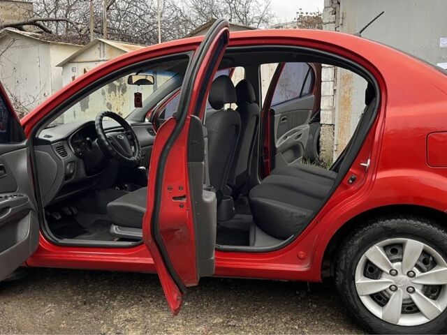 Красный Киа Рио, объемом двигателя 1.5 л и пробегом 198 тыс. км за 3999 $, фото 9 на Automoto.ua