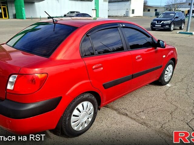 Красный Киа Рио, объемом двигателя 1.4 л и пробегом 171 тыс. км за 5000 $, фото 5 на Automoto.ua