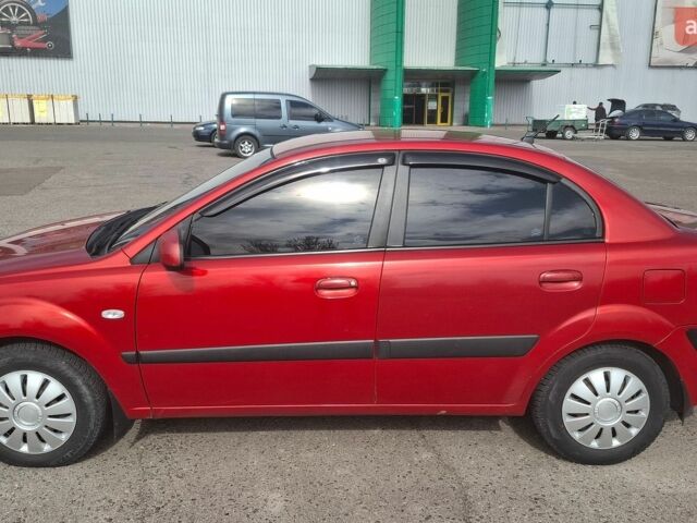 Красный Киа Рио, объемом двигателя 1.4 л и пробегом 174 тыс. км за 4400 $, фото 1 на Automoto.ua