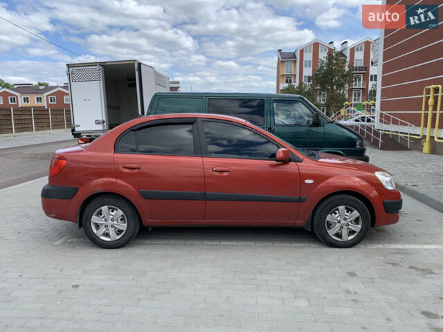 Червоний Кіа Ріо, об'ємом двигуна 1.5 л та пробігом 277 тис. км за 3200 $, фото 1 на Automoto.ua