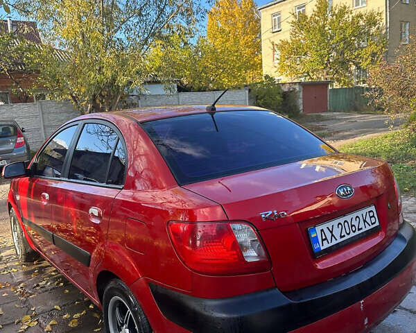Красный Киа Рио, объемом двигателя 1.4 л и пробегом 215 тыс. км за 4100 $, фото 5 на Automoto.ua