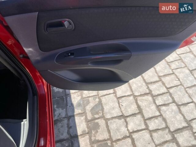 Красный Киа Рио, объемом двигателя 1.4 л и пробегом 274 тыс. км за 3800 $, фото 18 на Automoto.ua
