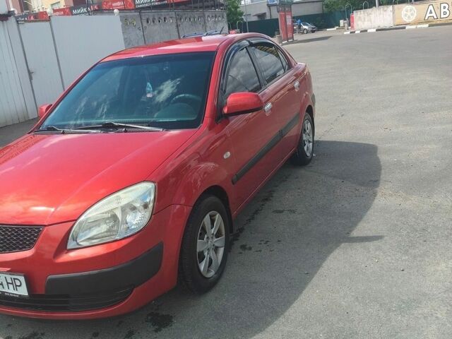 Червоний Кіа Ріо, об'ємом двигуна 1.4 л та пробігом 187 тис. км за 4400 $, фото 3 на Automoto.ua