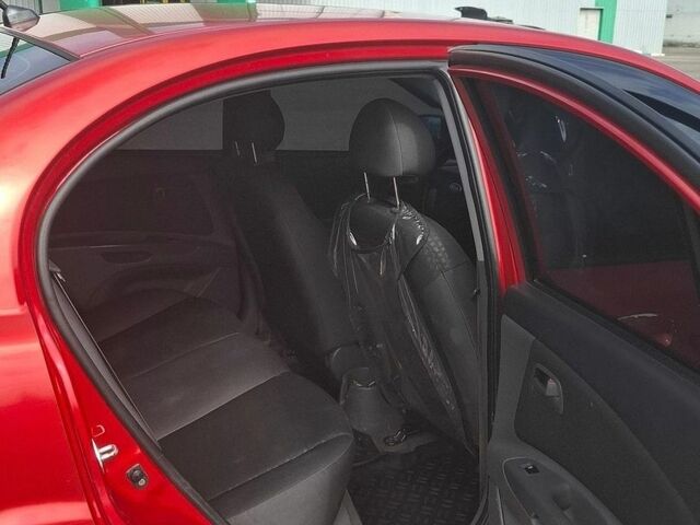 Красный Киа Рио, объемом двигателя 1.4 л и пробегом 174 тыс. км за 4400 $, фото 14 на Automoto.ua