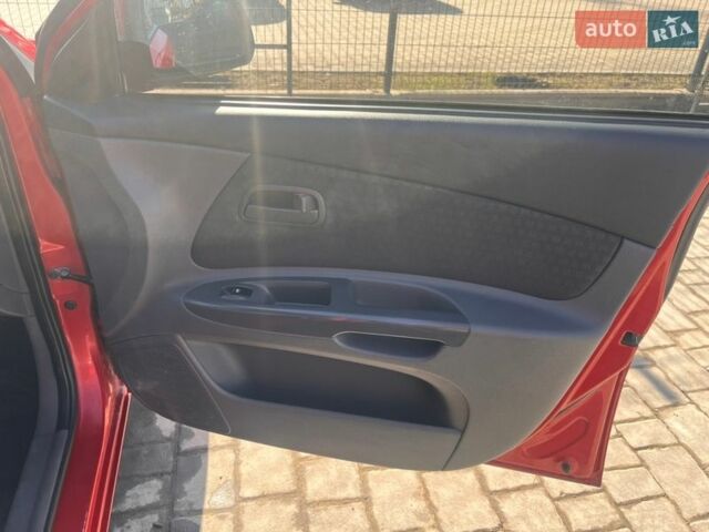 Красный Киа Рио, объемом двигателя 1.4 л и пробегом 274 тыс. км за 3800 $, фото 19 на Automoto.ua