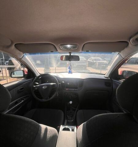 Красный Киа Рио, объемом двигателя 1.4 л и пробегом 274 тыс. км за 3800 $, фото 20 на Automoto.ua