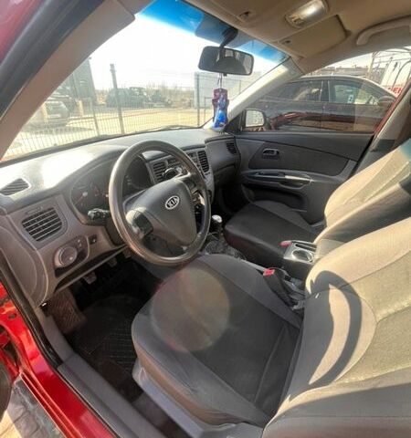 Красный Киа Рио, объемом двигателя 1.4 л и пробегом 274 тыс. км за 3800 $, фото 9 на Automoto.ua