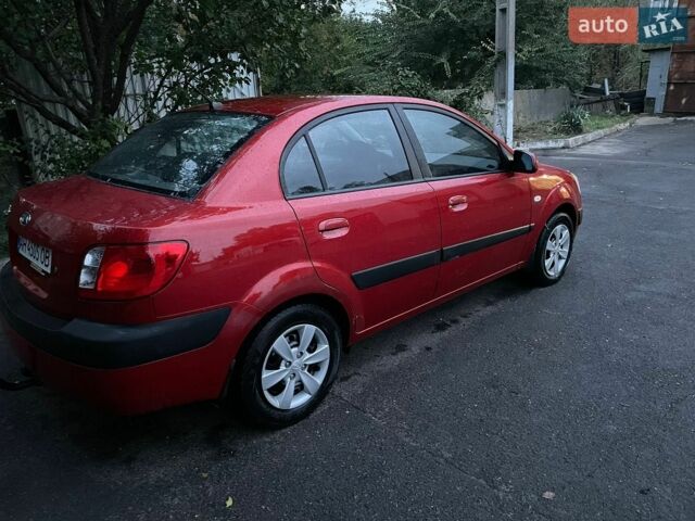Красный Киа Рио, объемом двигателя 1.4 л и пробегом 166 тыс. км за 4200 $, фото 4 на Automoto.ua