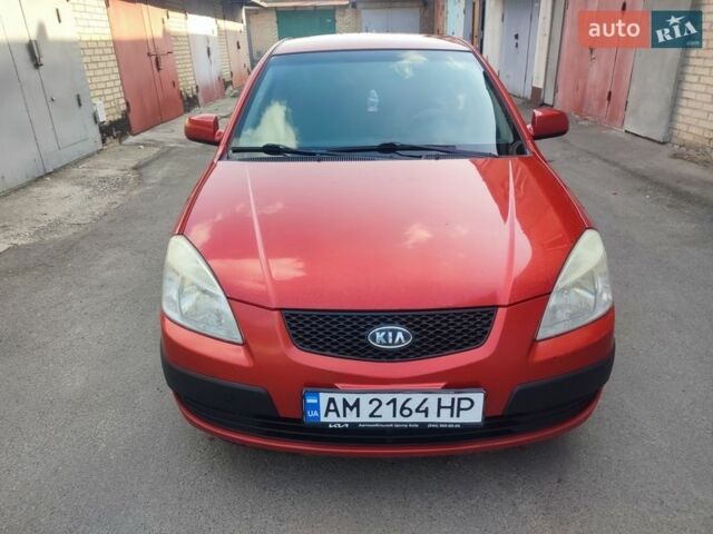 Червоний Кіа Ріо, об'ємом двигуна 1.4 л та пробігом 185 тис. км за 4500 $, фото 11 на Automoto.ua