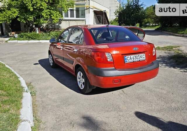 Красный Киа Рио, объемом двигателя 1.4 л и пробегом 96 тыс. км за 6500 $, фото 5 на Automoto.ua