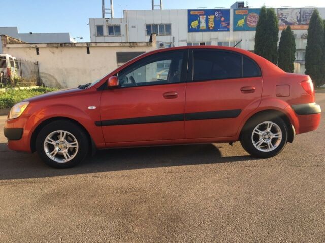 Красный Киа Рио, объемом двигателя 1.4 л и пробегом 116 тыс. км за 5800 $, фото 4 на Automoto.ua