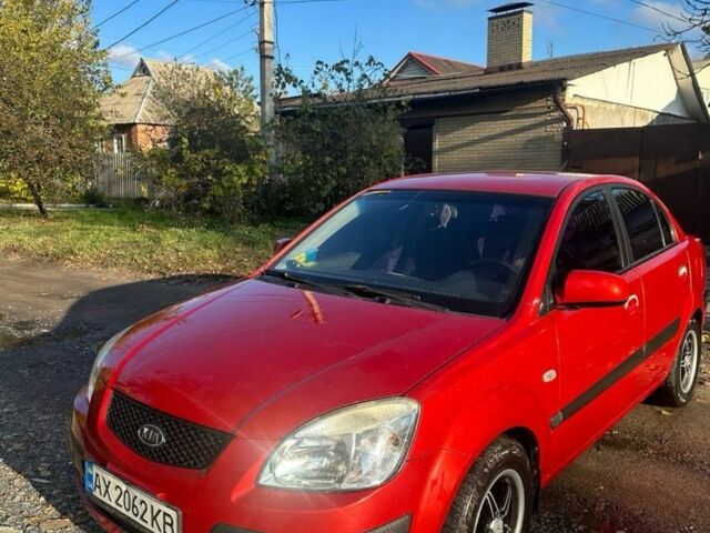 Червоний Кіа Ріо, об'ємом двигуна 1.4 л та пробігом 215 тис. км за 4100 $, фото 1 на Automoto.ua