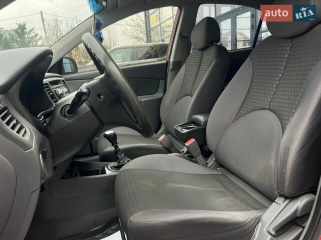 Красный Киа Рио, объемом двигателя 1.4 л и пробегом 274 тыс. км за 4100 $, фото 8 на Automoto.ua