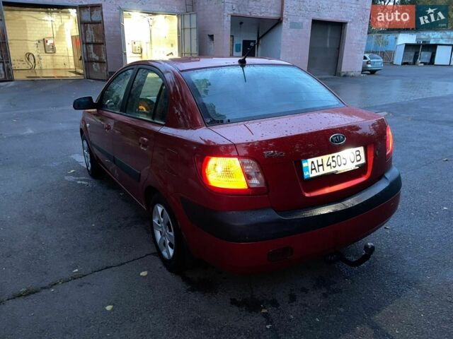 Красный Киа Рио, объемом двигателя 1.4 л и пробегом 166 тыс. км за 4200 $, фото 6 на Automoto.ua