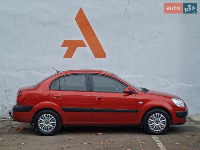 Красный Киа Рио, объемом двигателя 1.4 л и пробегом 100 тыс. км за 6990 $, фото 21 на Automoto.ua