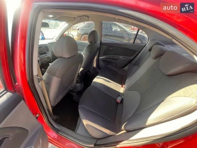 Красный Киа Рио, объемом двигателя 1.4 л и пробегом 274 тыс. км за 3800 $, фото 14 на Automoto.ua