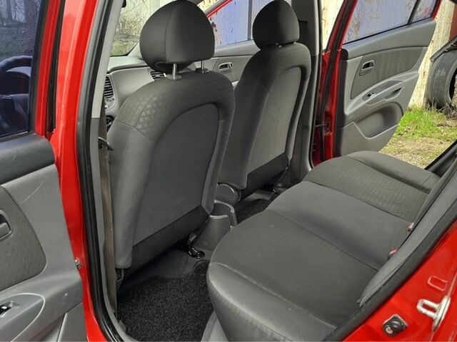 Красный Киа Рио, объемом двигателя 1.5 л и пробегом 198 тыс. км за 3999 $, фото 12 на Automoto.ua