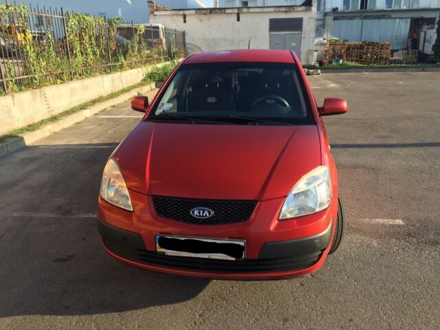 Красный Киа Рио, объемом двигателя 1.4 л и пробегом 116 тыс. км за 5800 $, фото 6 на Automoto.ua