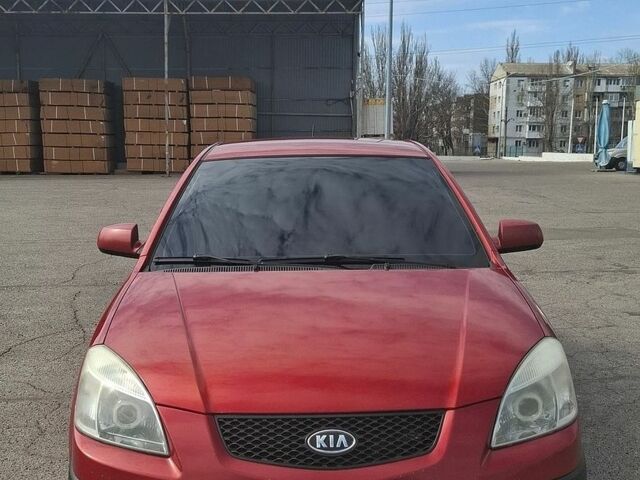 Красный Киа Рио, объемом двигателя 1.4 л и пробегом 174 тыс. км за 4400 $, фото 2 на Automoto.ua
