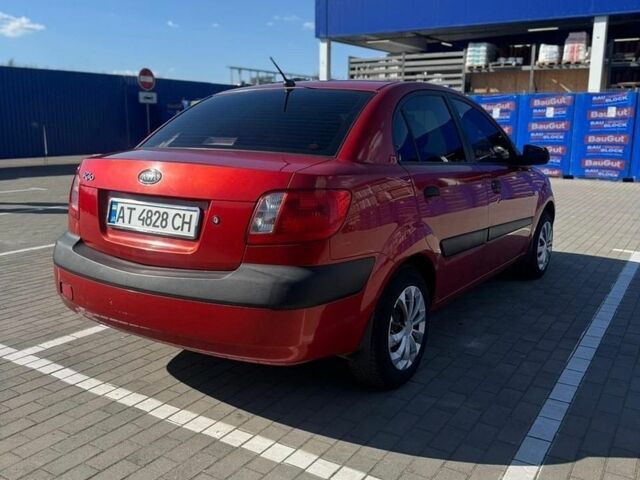 Красный Киа Рио, объемом двигателя 1.4 л и пробегом 240 тыс. км за 3400 $, фото 3 на Automoto.ua