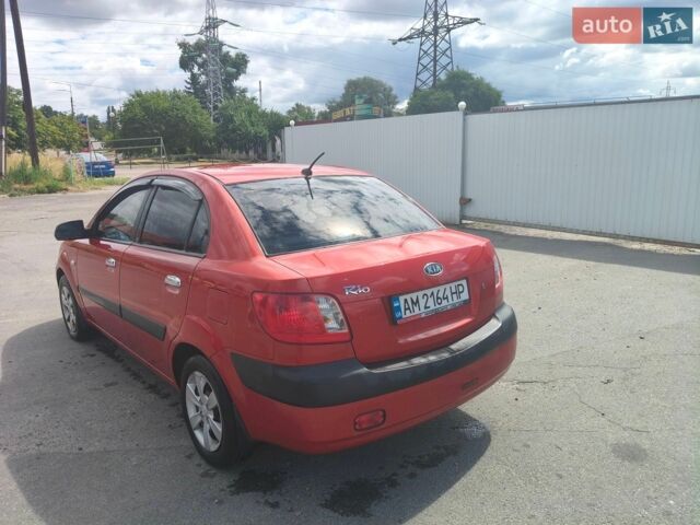 Червоний Кіа Ріо, об'ємом двигуна 1.4 л та пробігом 187 тис. км за 4400 $, фото 5 на Automoto.ua