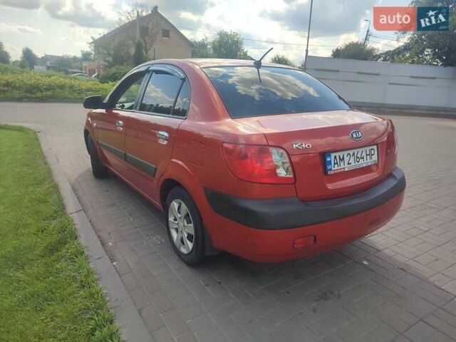 Красный Киа Рио, объемом двигателя 1.4 л и пробегом 180 тыс. км за 4600 $, фото 2 на Automoto.ua