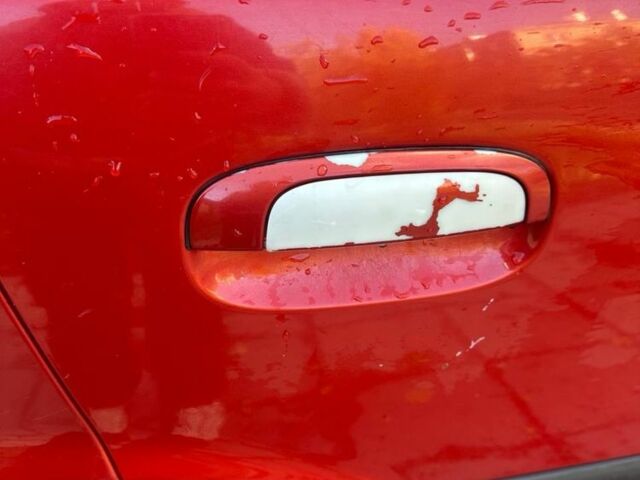 Червоний Кіа Ріо, об'ємом двигуна 1.4 л та пробігом 215 тис. км за 4100 $, фото 5 на Automoto.ua