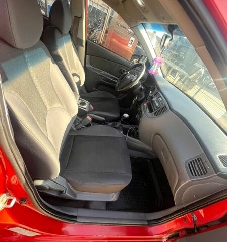 Красный Киа Рио, объемом двигателя 1.4 л и пробегом 274 тыс. км за 3800 $, фото 12 на Automoto.ua