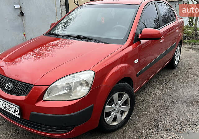 Красный Киа Рио, объемом двигателя 1.49 л и пробегом 198 тыс. км за 3999 $, фото 29 на Automoto.ua