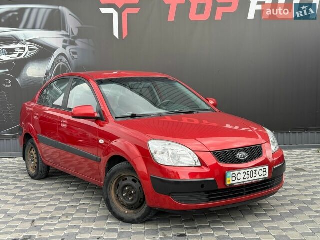 Красный Киа Рио, объемом двигателя 1.4 л и пробегом 155 тыс. км за 3700 $, фото 3 на Automoto.ua