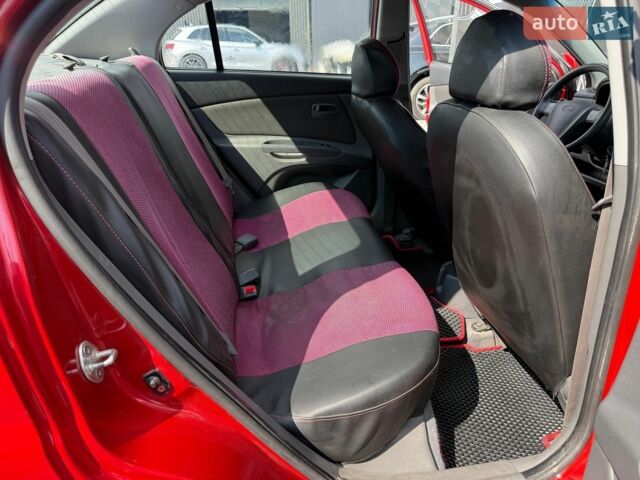 Красный Киа Рио, объемом двигателя 1.4 л и пробегом 155 тыс. км за 3700 $, фото 24 на Automoto.ua