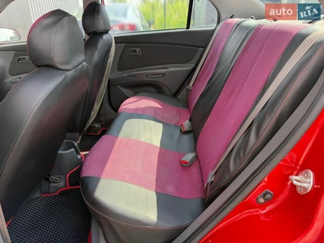Красный Киа Рио, объемом двигателя 1.4 л и пробегом 155 тыс. км за 3700 $, фото 22 на Automoto.ua