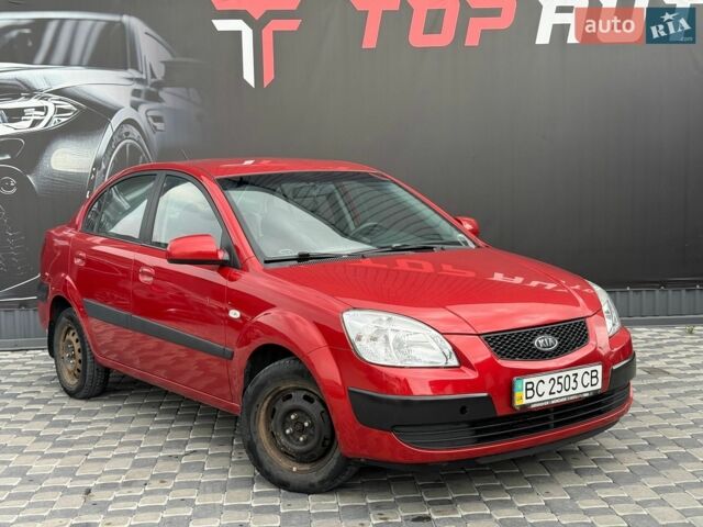 Красный Киа Рио, объемом двигателя 1.4 л и пробегом 155 тыс. км за 3700 $, фото 5 на Automoto.ua