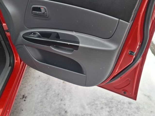 Красный Киа Рио, объемом двигателя 1.4 л и пробегом 180 тыс. км за 4750 $, фото 10 на Automoto.ua