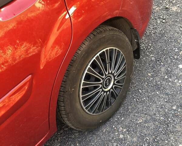 Червоний Кіа Ріо, об'ємом двигуна 1.4 л та пробігом 17 тис. км за 8000 $, фото 5 на Automoto.ua