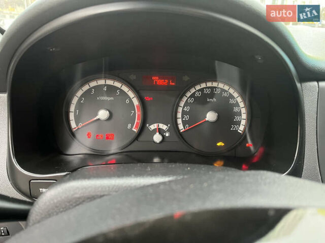 Червоний Кіа Ріо, об'ємом двигуна 1.4 л та пробігом 179 тис. км за 5400 $, фото 6 на Automoto.ua