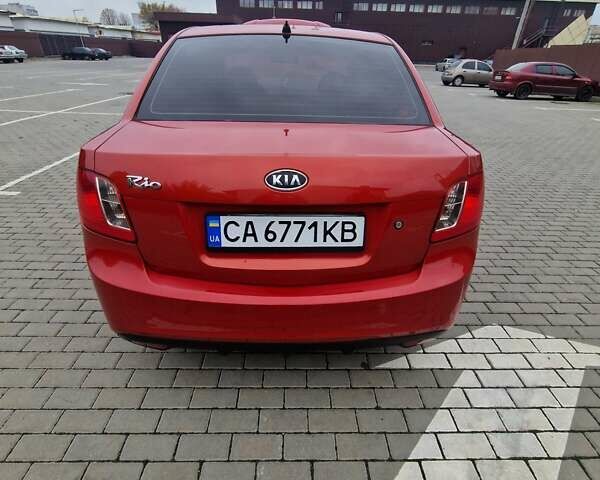 Киа Рио 2010 в Черкассах на Automoto.ua Красный Киа Рио, объемом двигателя 1.34 л и пробегом 275 тыс. км за 4300 $, фото 1 на Automoto.ua