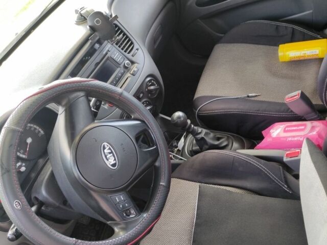 Красный Киа Рио, объемом двигателя 0 л и пробегом 213 тыс. км за 4401 $, фото 3 на Automoto.ua