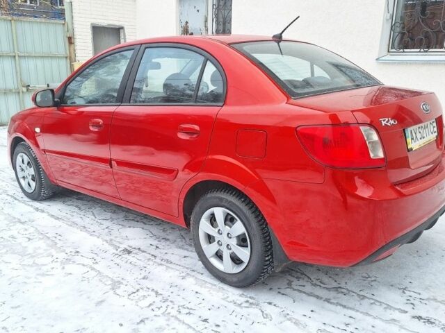 Красный Киа Рио, объемом двигателя 1.4 л и пробегом 180 тыс. км за 4750 $, фото 3 на Automoto.ua