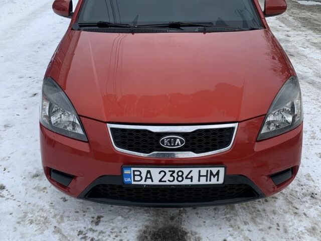 Червоний Кіа Ріо, об'ємом двигуна 1.4 л та пробігом 184 тис. км за 5300 $, фото 2 на Automoto.ua