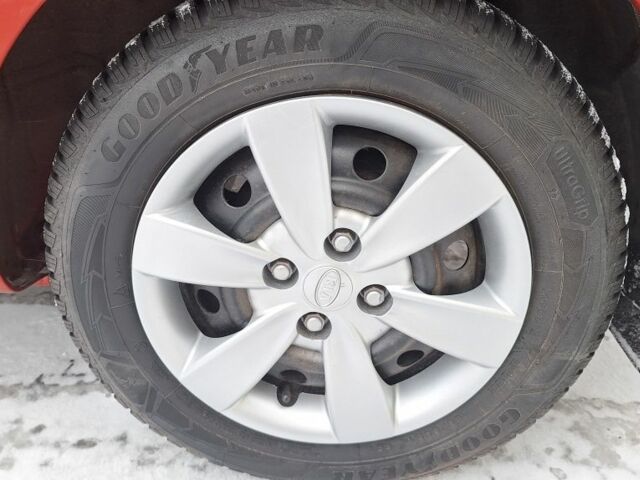 Красный Киа Рио, объемом двигателя 1.4 л и пробегом 180 тыс. км за 4750 $, фото 14 на Automoto.ua