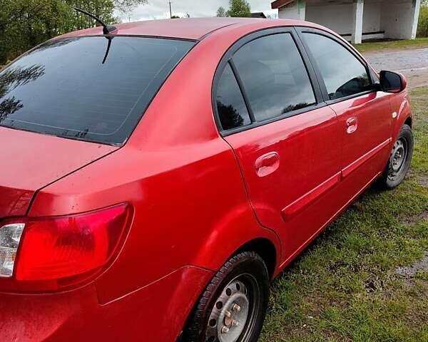 Красный Киа Рио, объемом двигателя 1.4 л и пробегом 210 тыс. км за 4600 $, фото 4 на Automoto.ua
