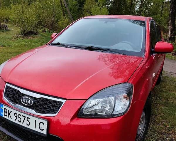 Красный Киа Рио, объемом двигателя 1.4 л и пробегом 210 тыс. км за 4600 $, фото 7 на Automoto.ua