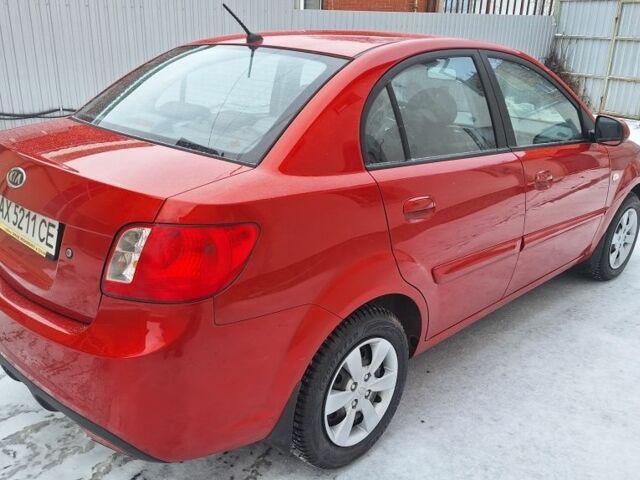 Красный Киа Рио, объемом двигателя 1.4 л и пробегом 180 тыс. км за 4750 $, фото 8 на Automoto.ua